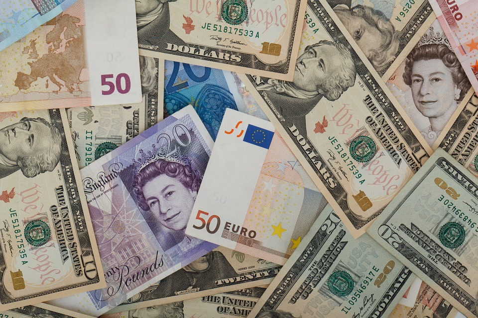 Are UK Currency Brokers The Right Choice For Your Small Businesses